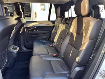 Volvo XC90 B5 Momentum — photo 16