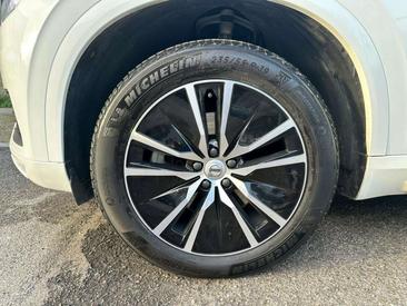 Volvo XC90 B5 Momentum — photo 19