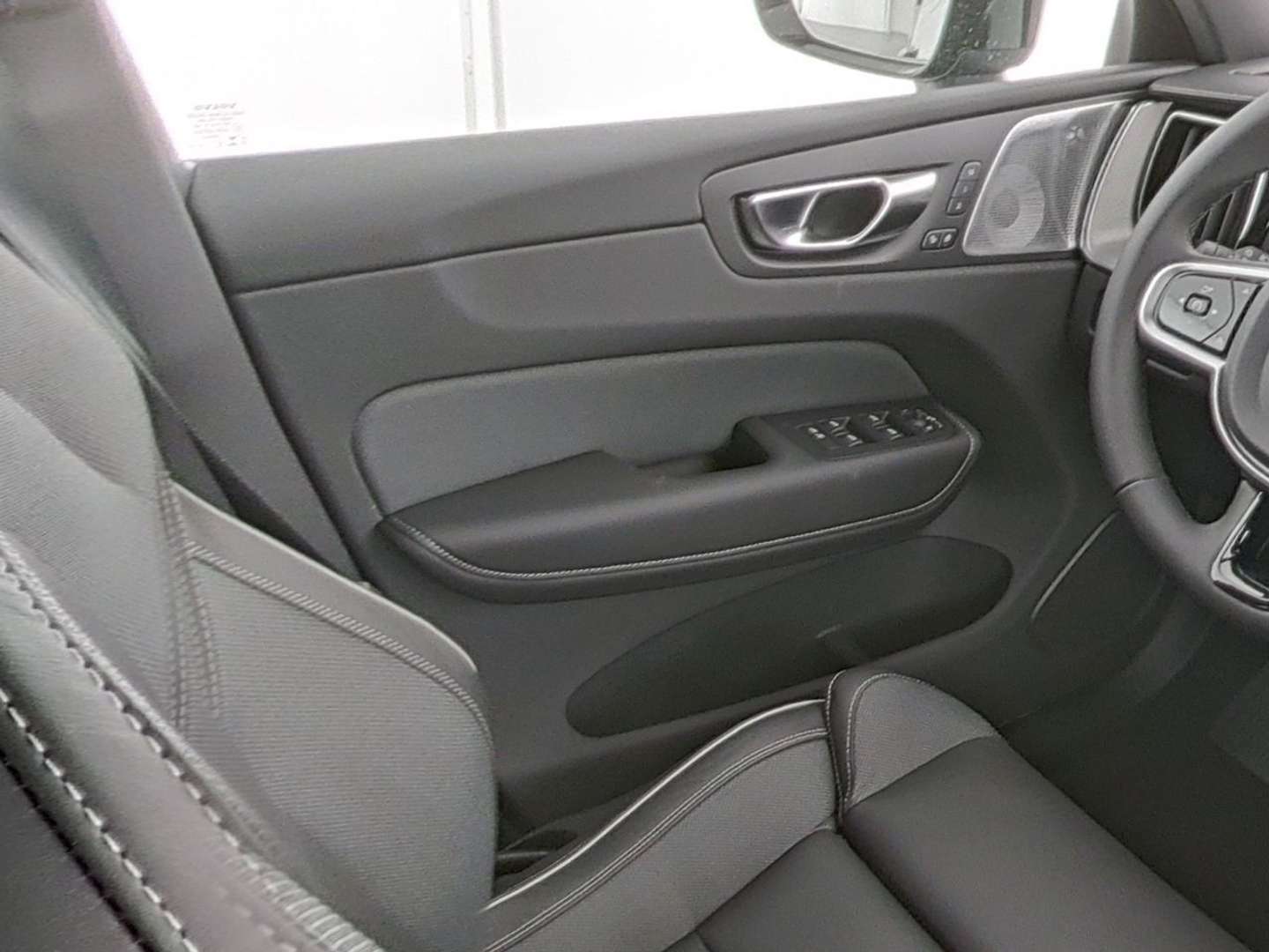 Volvo XC60 B5 Ultra Black Edition - 2025 - Joinsteer - #12