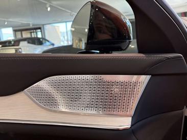 Volvo EX90 Twin Motor — photo 18