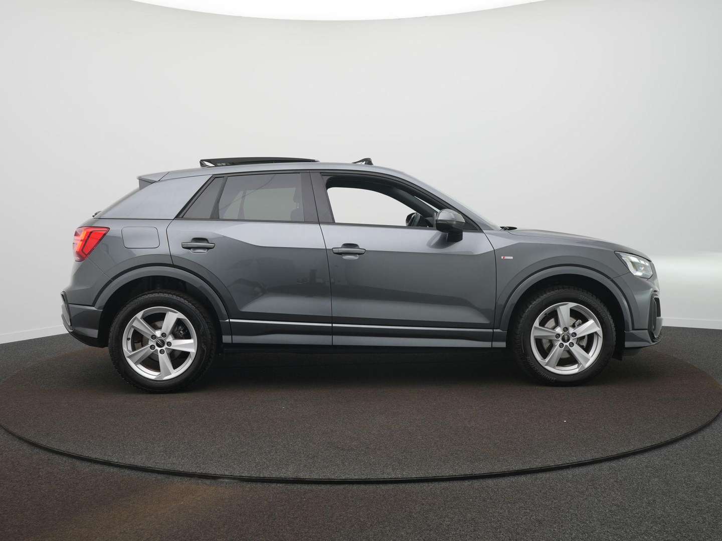 Audi Q2 S Line 35 TFSI - 2025 - Joinsteer - #3