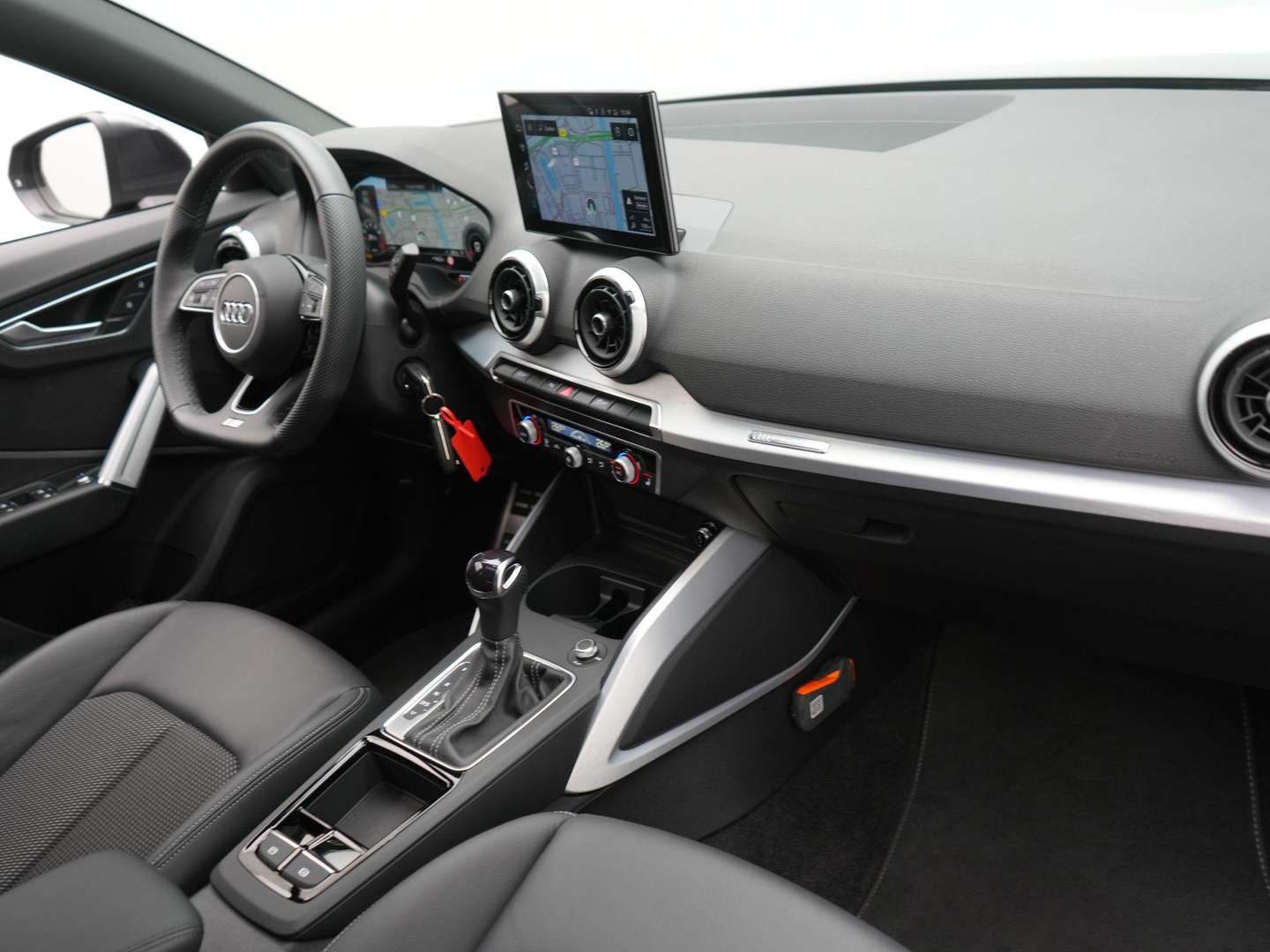 Audi Q2 S Line 35 TFSI - 2025 - Joinsteer - #39