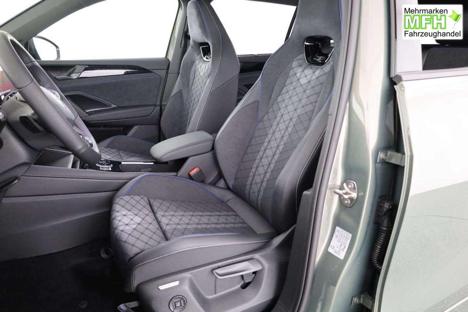 Volkswagen Tayron EHybrid R-Line - 2025 - Joinsteer - #8