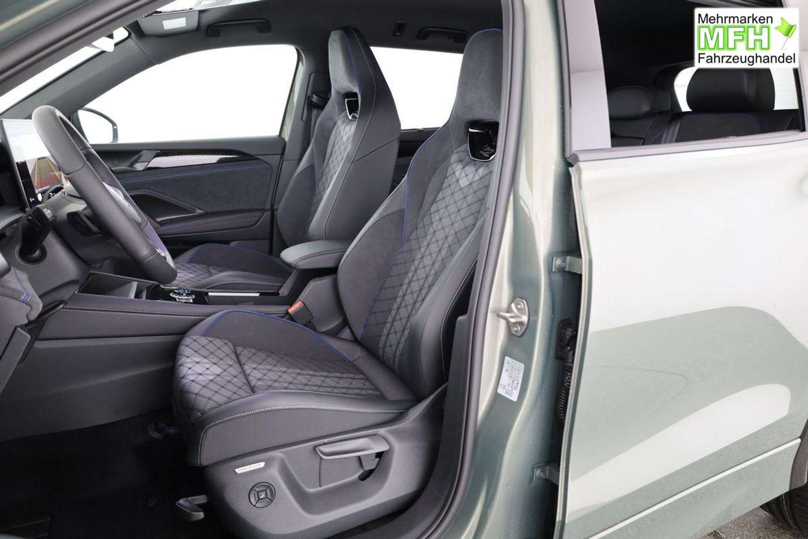 Volkswagen Tayron EHybrid R-Line - 2025 - Joinsteer - #8