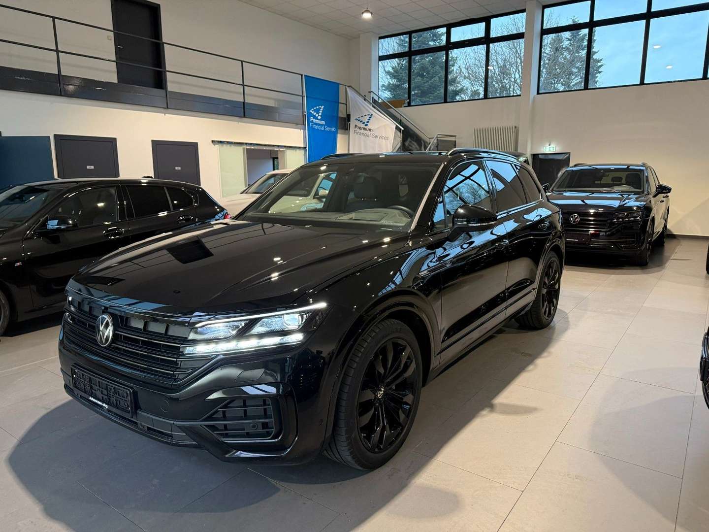 Volkswagen Touareg 4Motion R-Line - 2023 - Joinsteer - #1