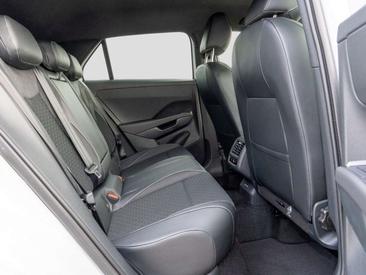 Volkswagen T-Roc R-Line — photo 9