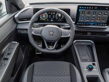 Volkswagen T-Roc R-Line — photo 15