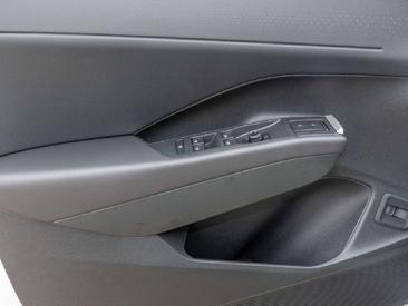 Volkswagen T-Roc R-Line — photo 18