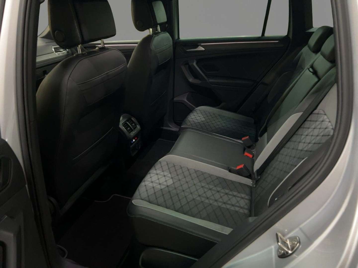 Volkswagen TIGUAN R-Line - 2023 - Joinsteer - #8