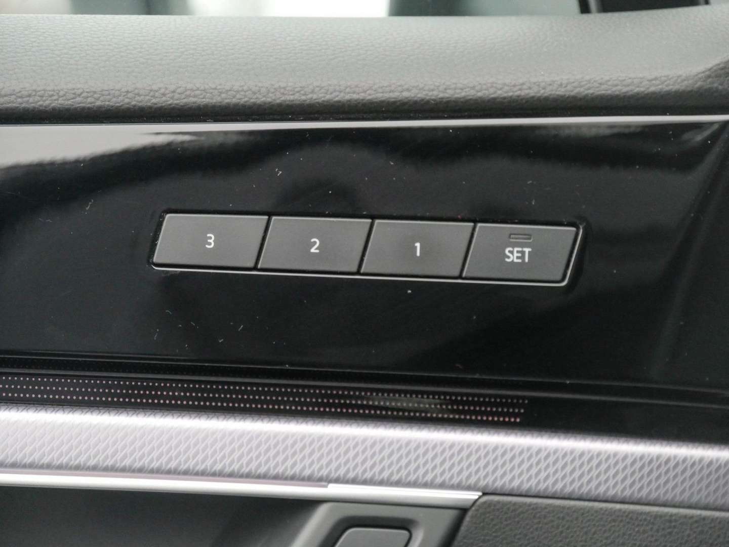 Volkswagen Touareg TDI R-Line - 2020 - Joinsteer - #12