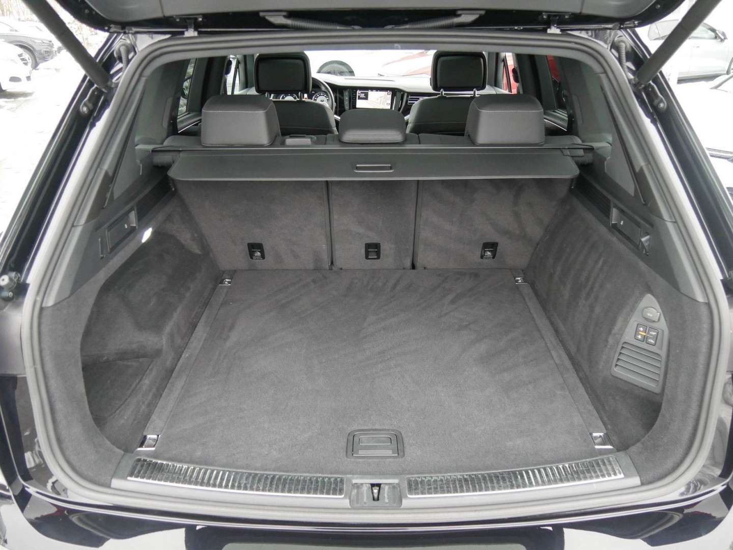 Volkswagen Touareg TDI R-Line - 2020 - Joinsteer - #14