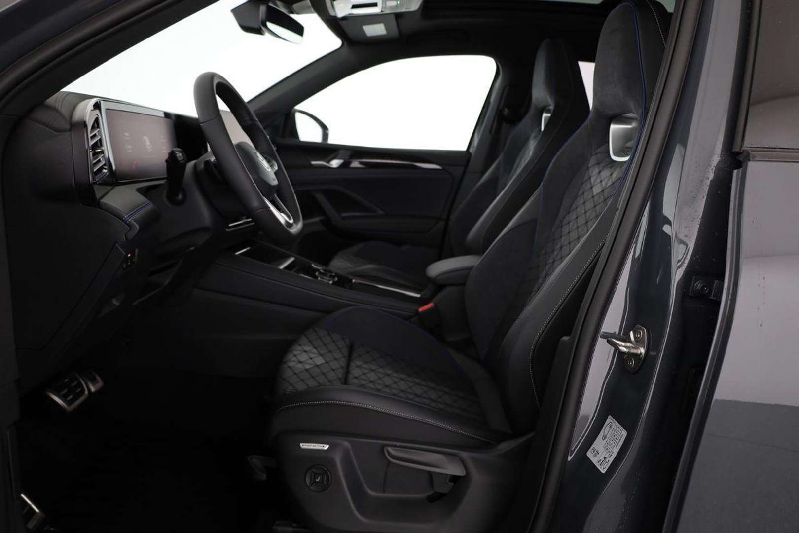 Volkswagen TIGUAN 4Motion R-Line - 2025 - Joinsteer - #9