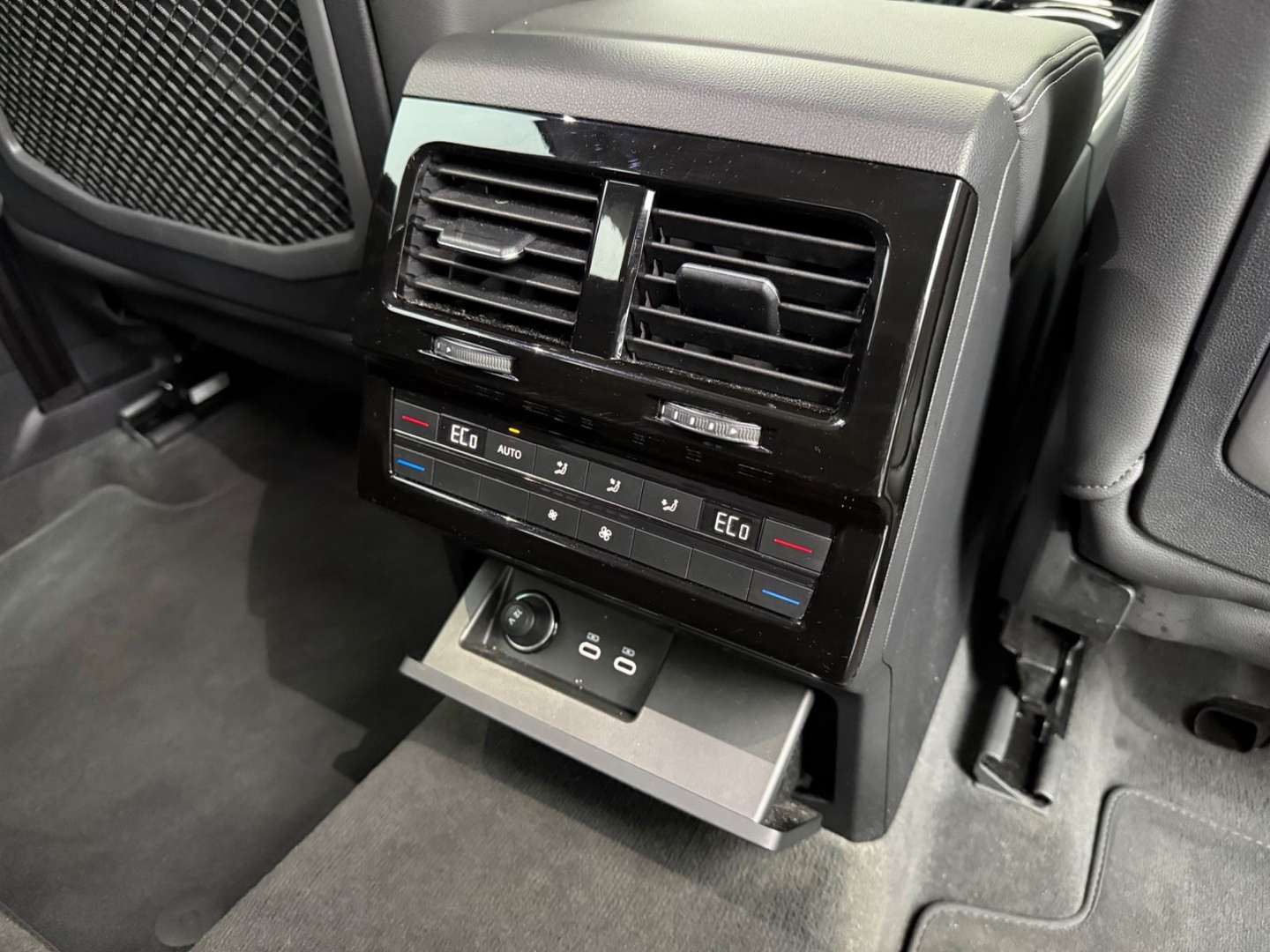 Volkswagen Touareg TDI Elegance - 2025 - Joinsteer - #27