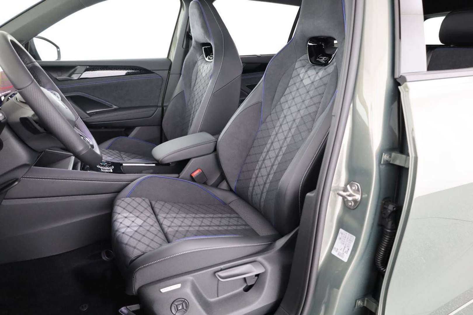 Volkswagen Tayron EHybrid R-Line - 2025 - Joinsteer - #11