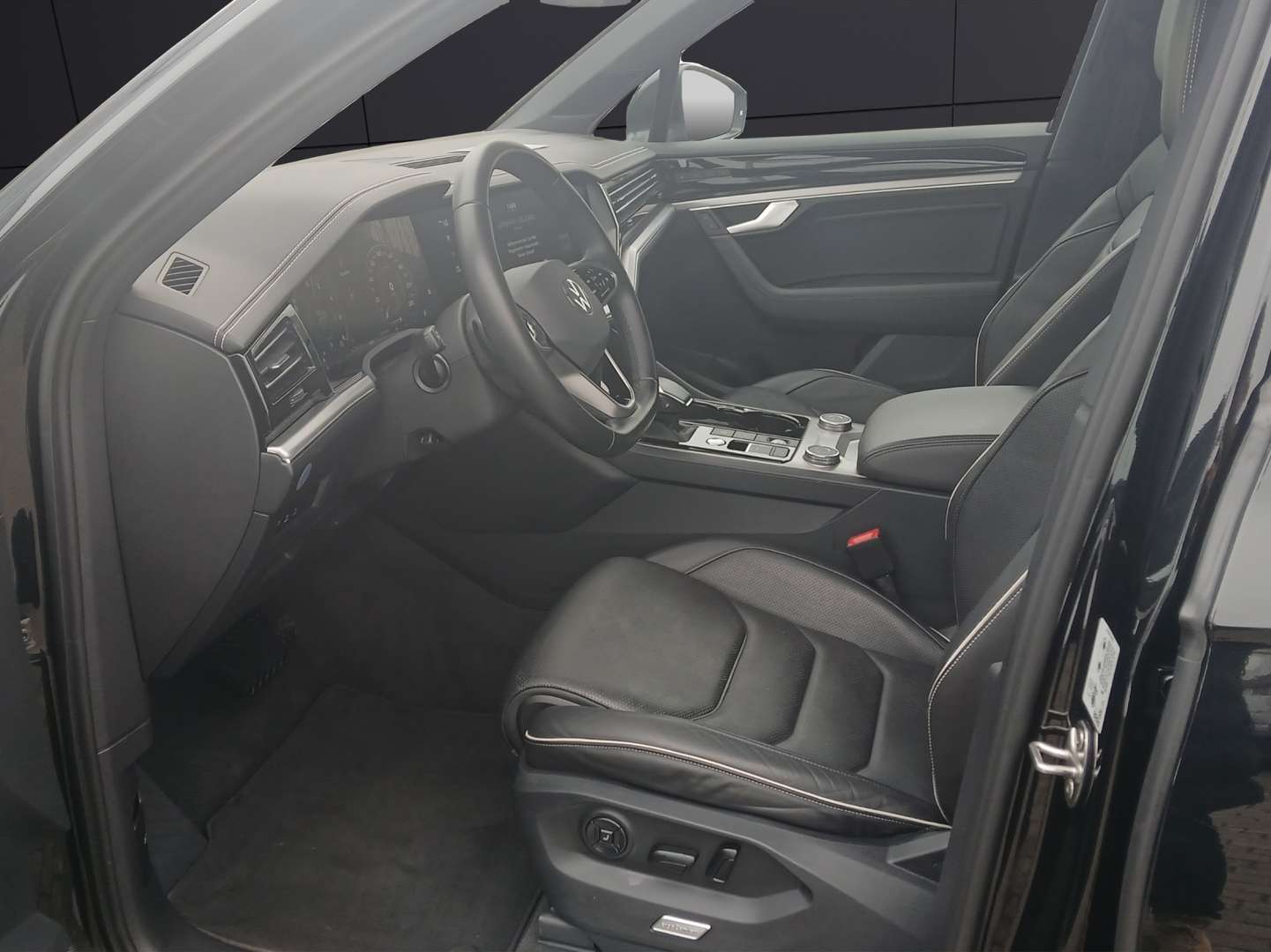 Volkswagen Touareg EHybrid Elegance 4Motion - 2022 - Joinsteer - #9