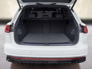 Volkswagen Touareg EHybrid R — photo 6