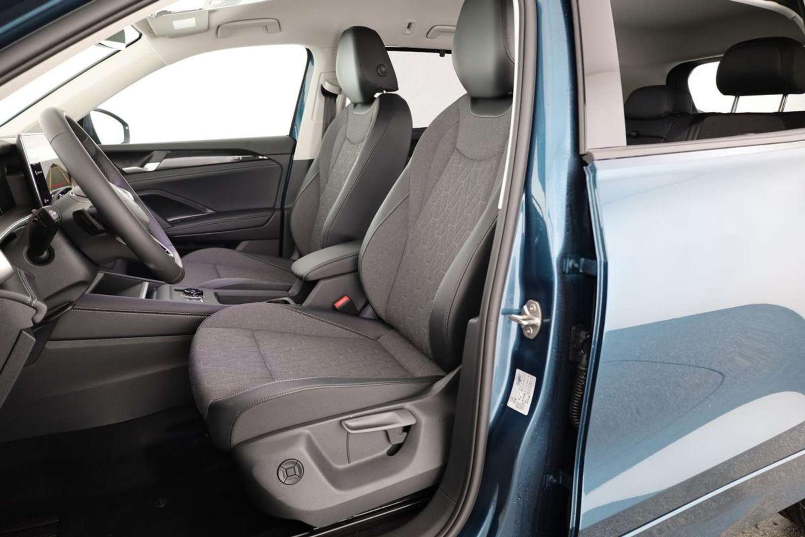 Volkswagen T-CROSS EHybrid Life - 2025 - Joinsteer - #11