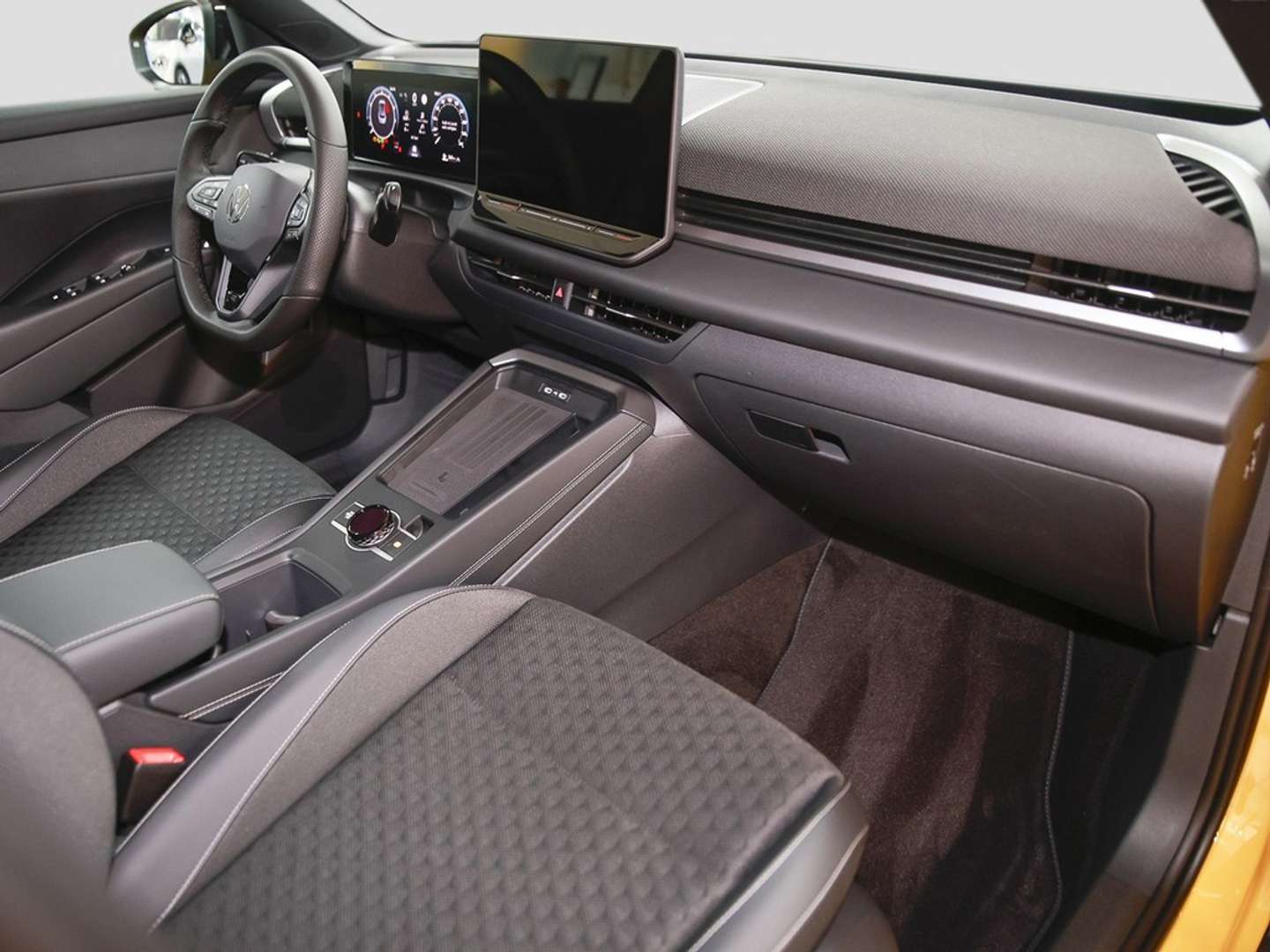 Volkswagen T-Roc R-Line - 2025 - Joinsteer - #8