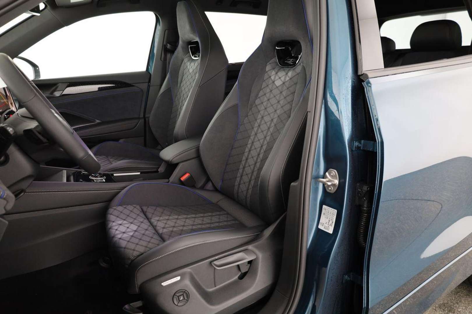 Volkswagen Tayron EHybrid R-Line - 2025 - Joinsteer - #11