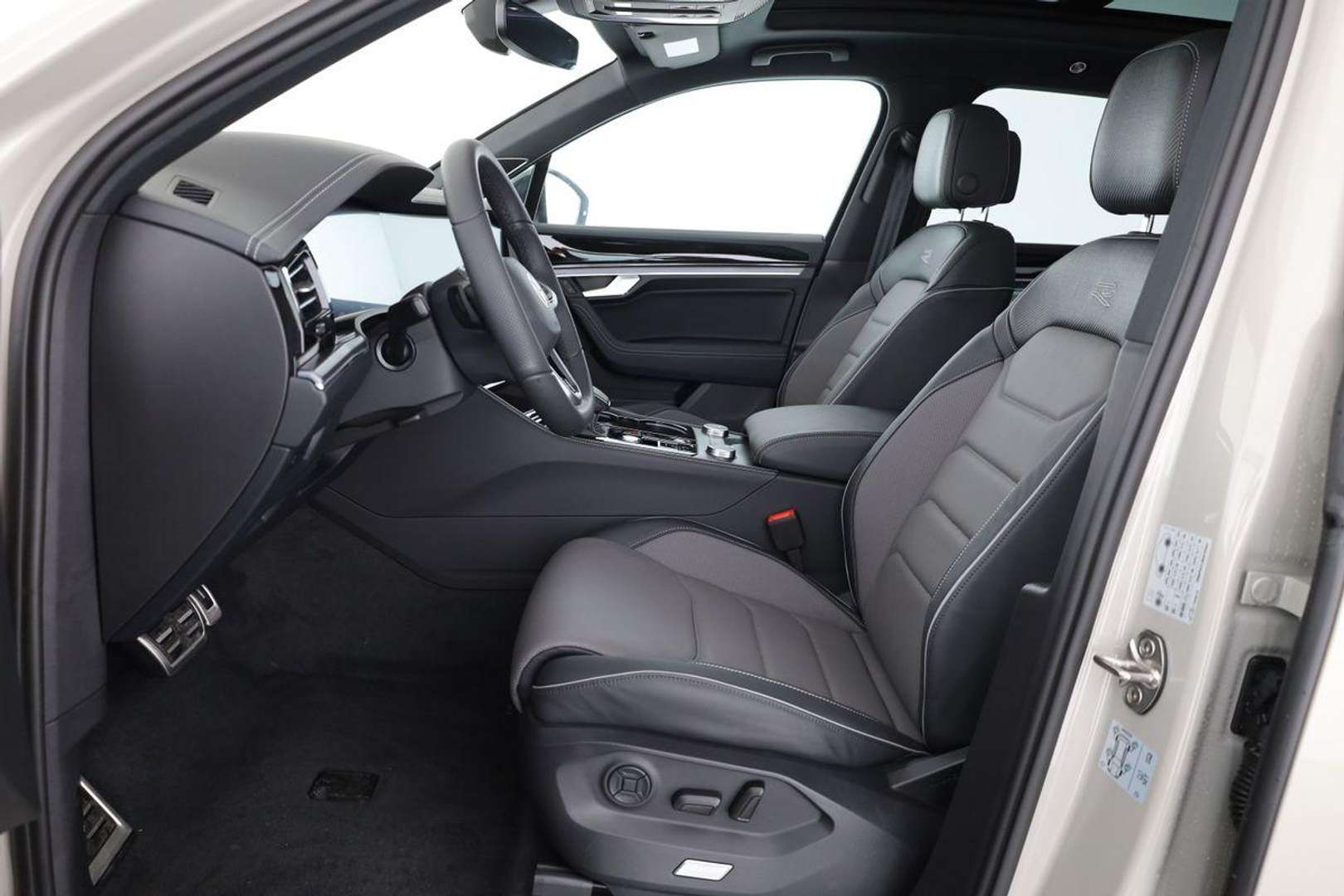 Volkswagen Touareg TDI R-Line - 2024 - Joinsteer - #13