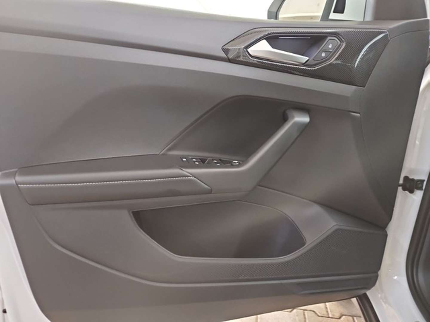 Volkswagen T-CROSS R-Line - 2025 - Joinsteer - #4