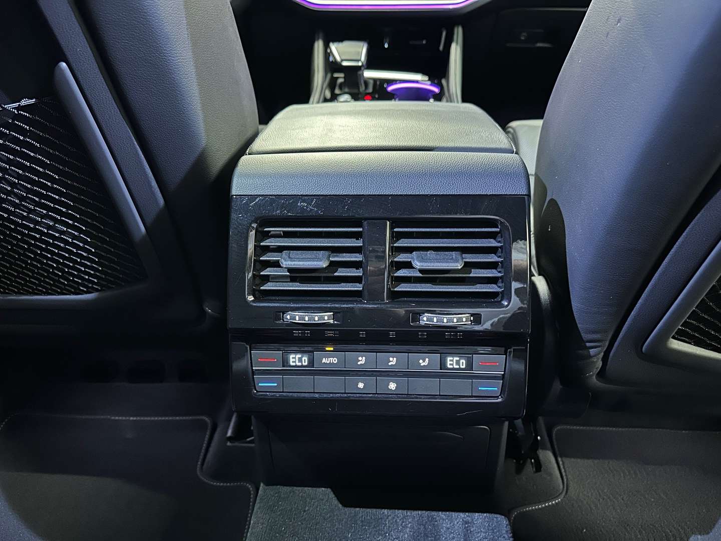 Volkswagen Touareg 4Motion R-Line - 2024 - Joinsteer - #31