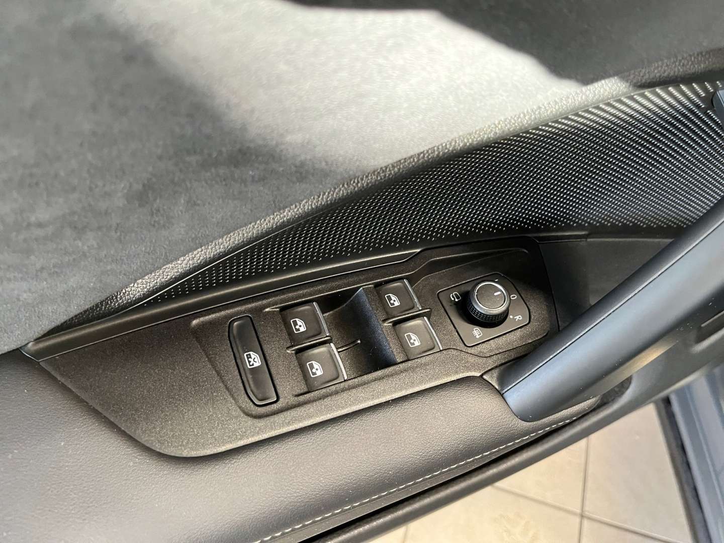 Volkswagen T-CROSS R-Line 4Motion - 2025 - Joinsteer - #15