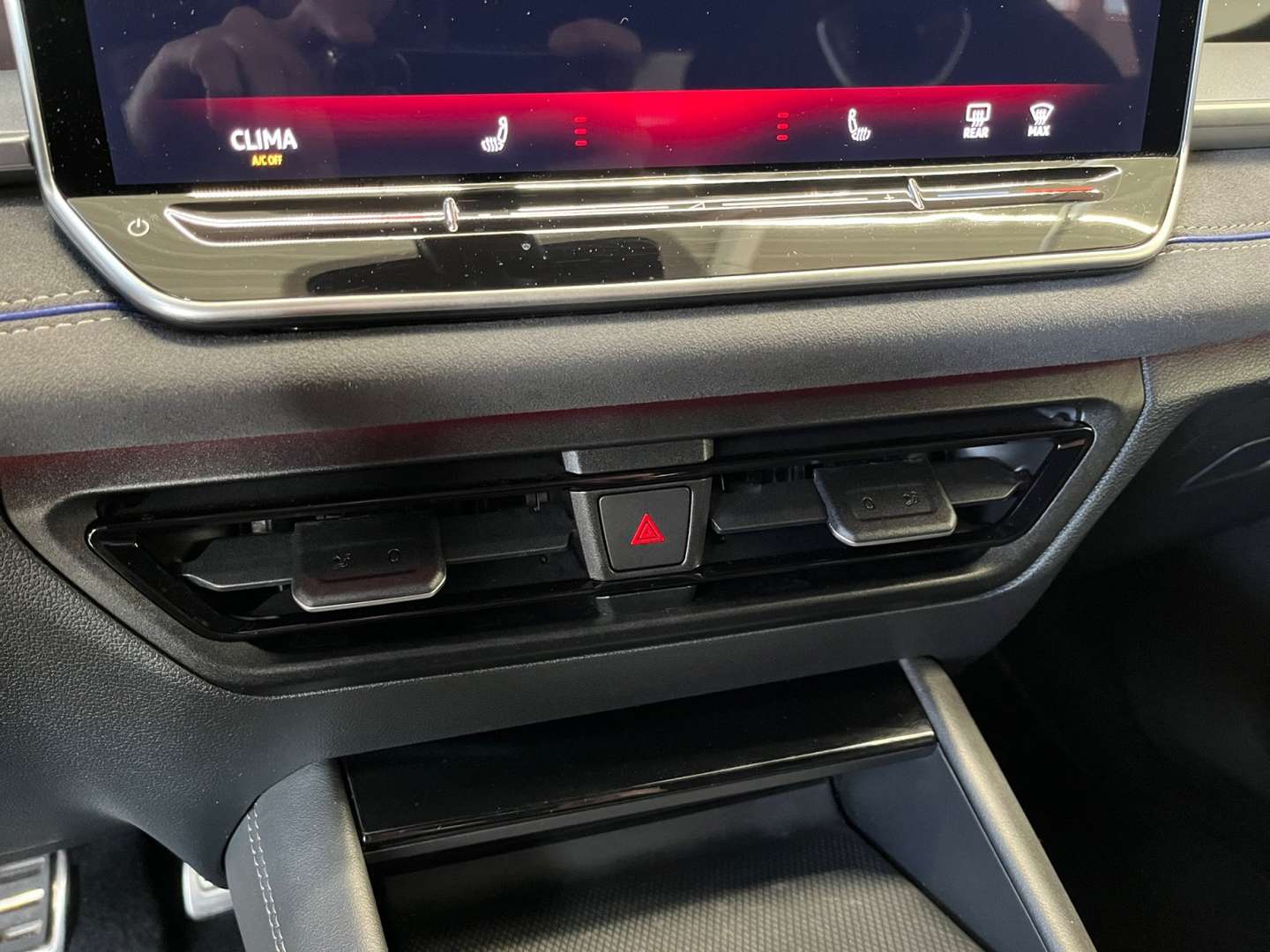 Volkswagen T-CROSS R-Line 4Motion - 2025 - Joinsteer - #18