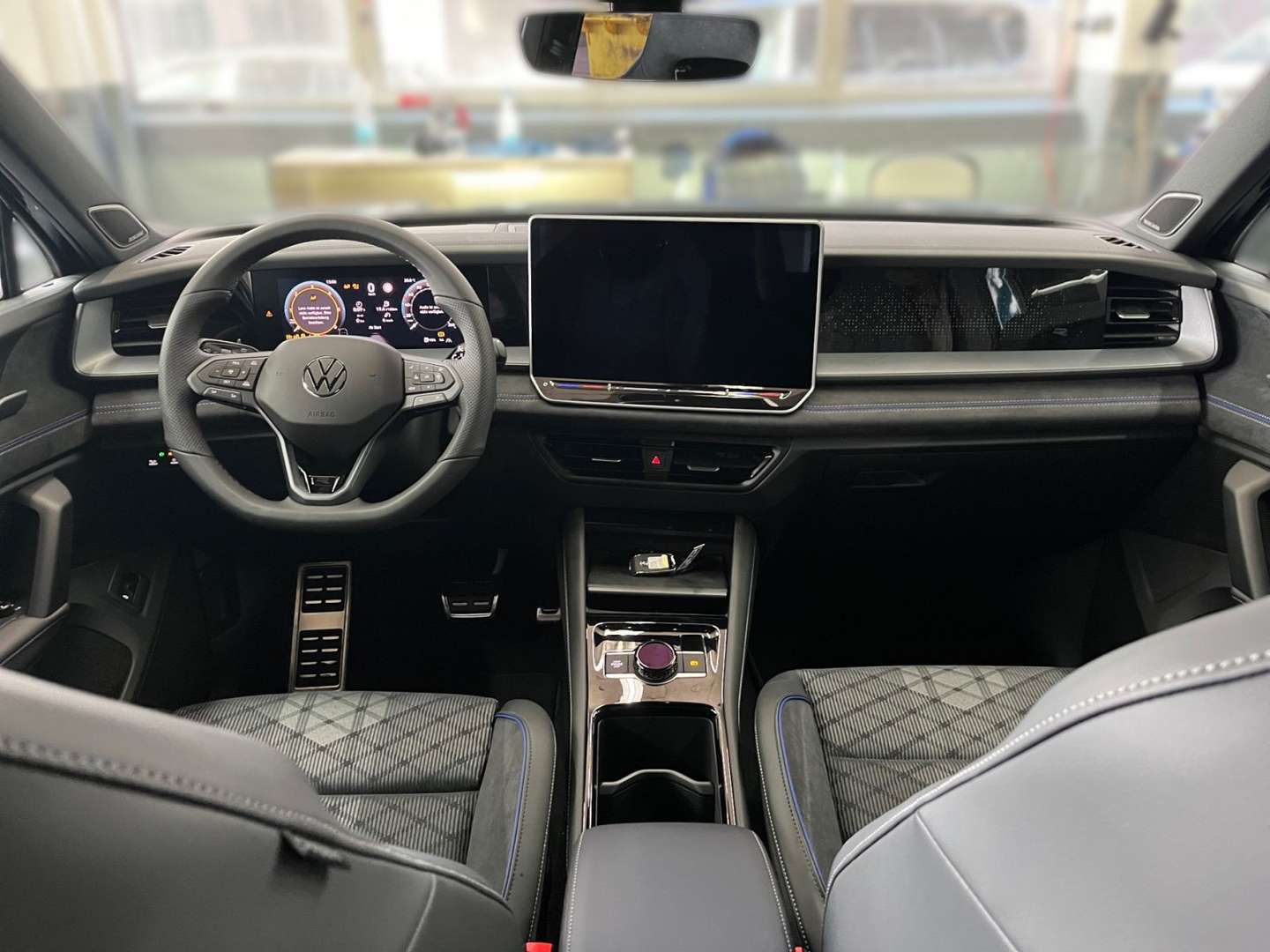 Volkswagen T-CROSS R-Line 4Motion - 2025 - Joinsteer - #12