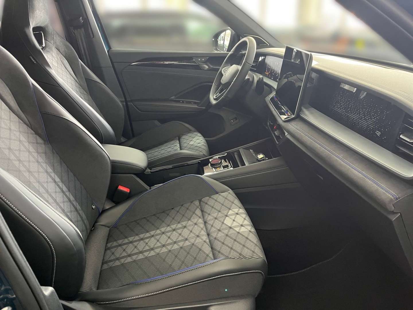 Volkswagen T-CROSS R-Line 4Motion - 2025 - Joinsteer - #14