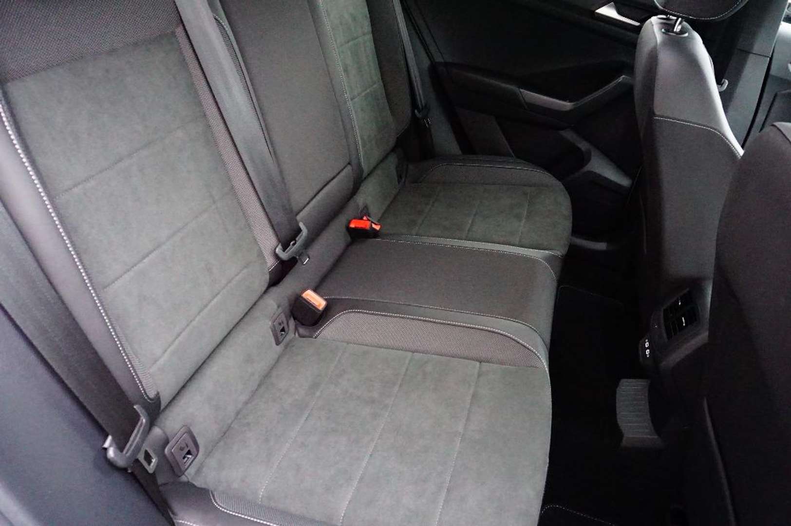 Volkswagen T-Roc R-Line - 2025 - Joinsteer - #11