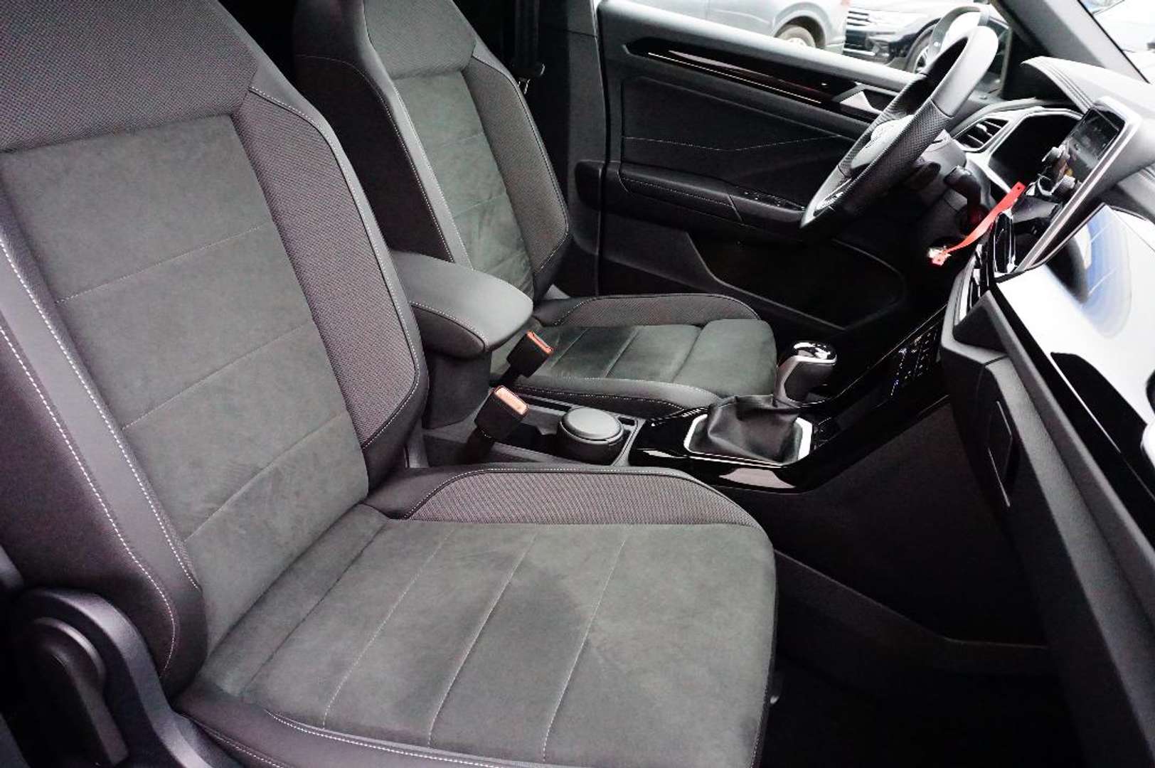 Volkswagen T-Roc R-Line - 2025 - Joinsteer - #13