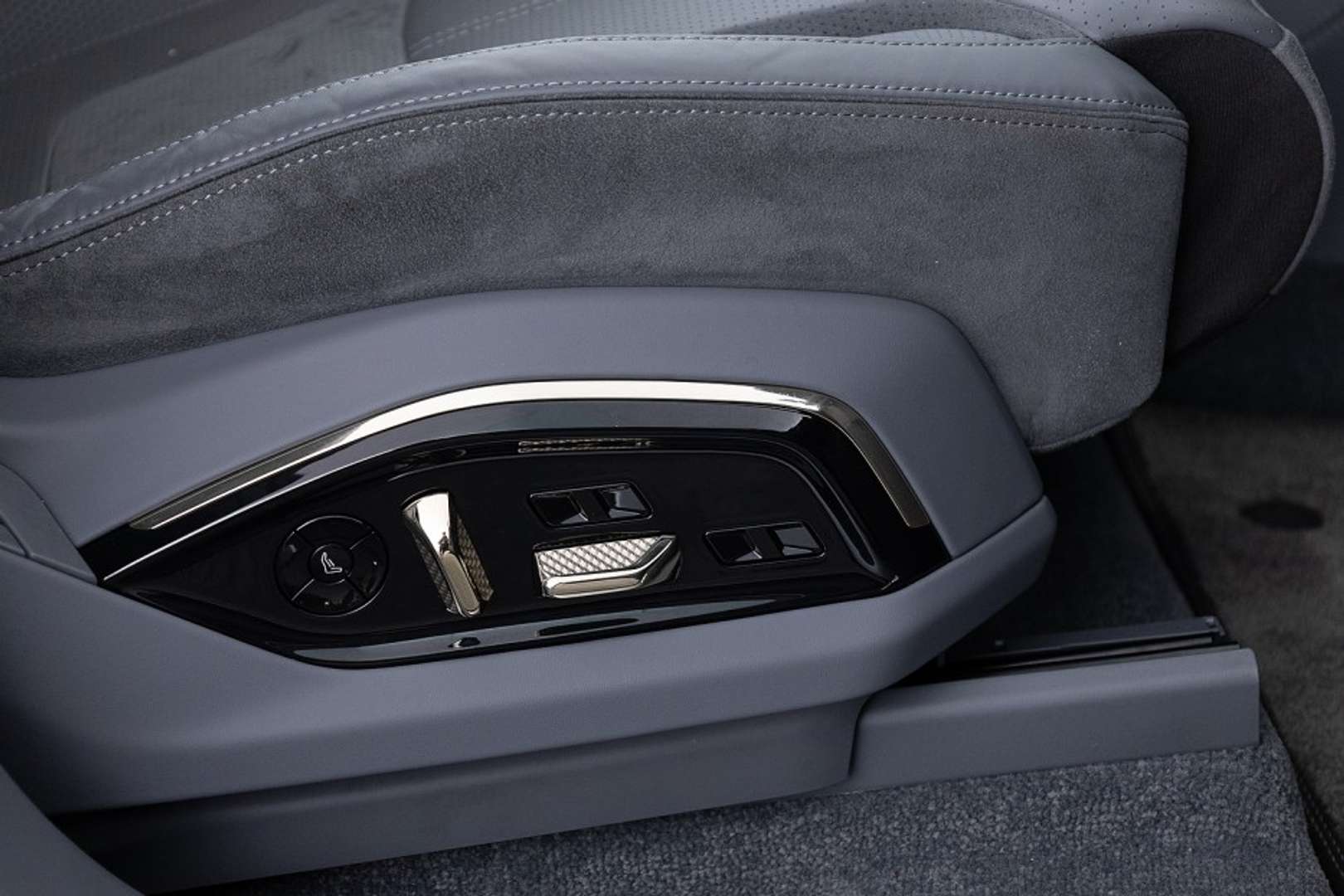 Lotus Eletre 450 4WD - 2024 - Joinsteer - #12