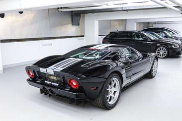 Ford GT — photo 9
