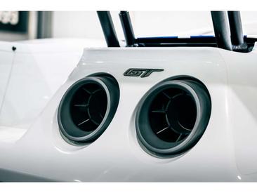 Ford GT — photo 15