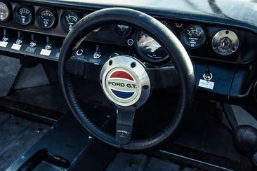 Ford GT40 Gulf Edition Replica — photo 14