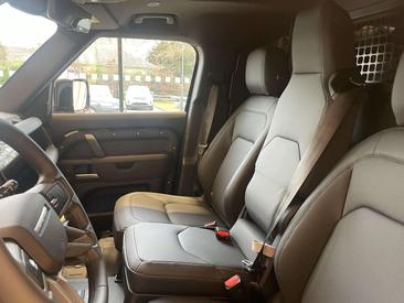 Land Rover Defender 110 D250 Hard Top X-Dynamic SE — photo 8