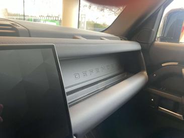 Land Rover Defender 110 D250 Hard Top X-Dynamic SE — photo 15