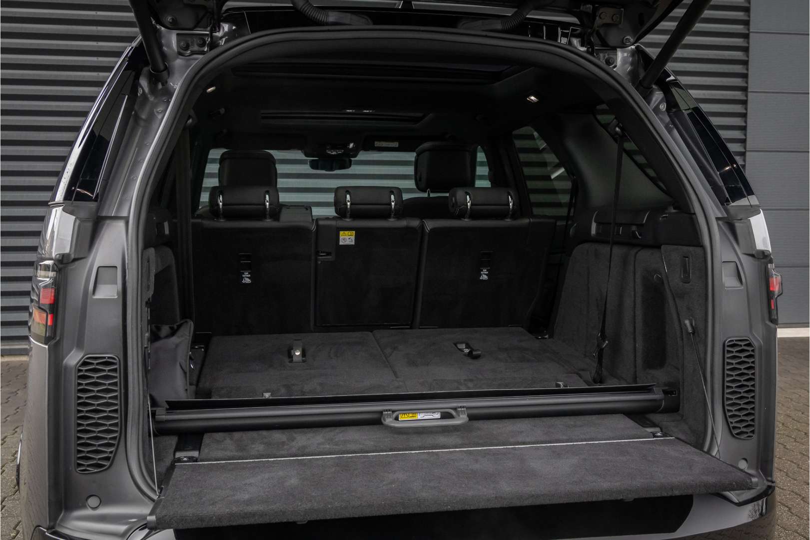 Land Rover Discovery Dynamic SE 7p. Black Pack D300 - 2022 - Joinsteer - #25