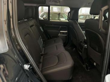 Land Rover Defender 110 P400e SE — photo 12
