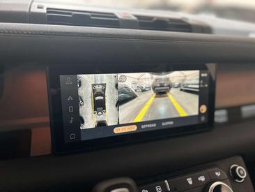 Land Rover Defender 110 P400e SE — photo 13