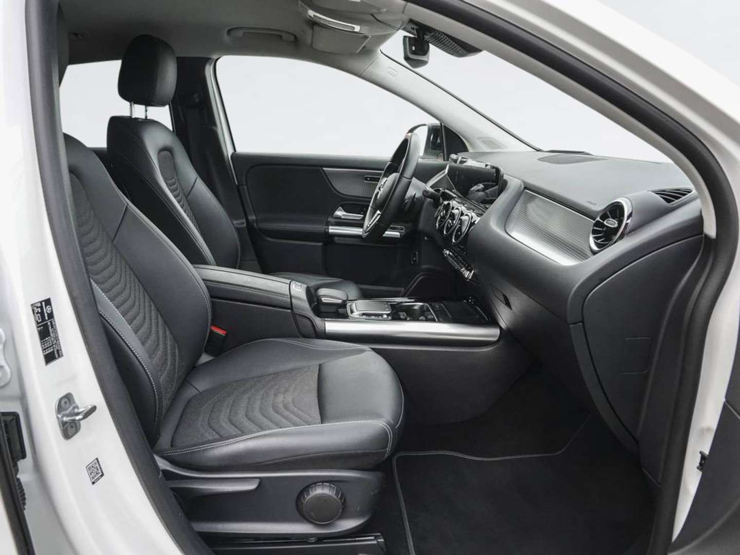 Mercedes GLA 250 Night Edition - 2023 - Joinsteer - #4