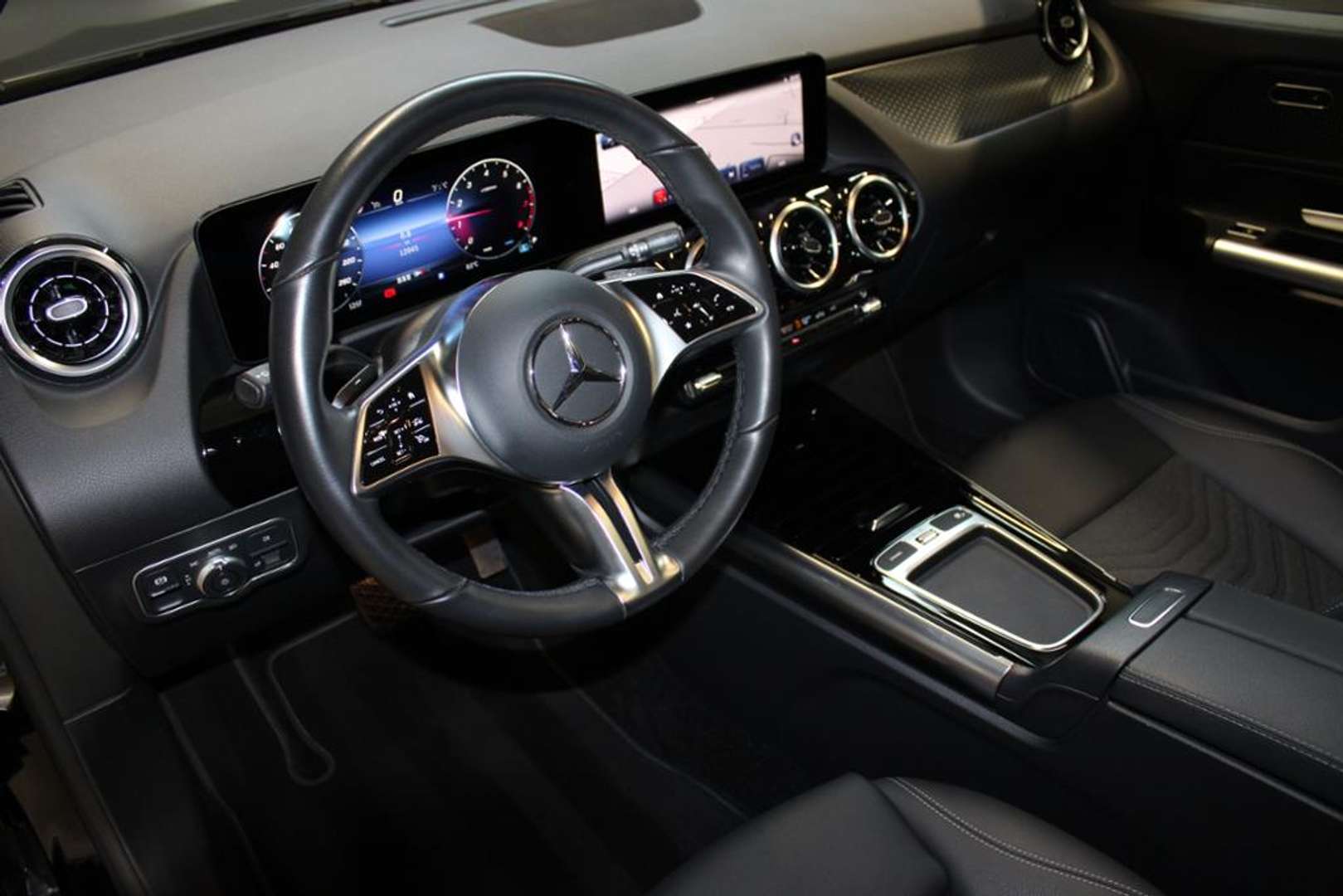 Mercedes GLA 200 Night Edition - 2024 - Joinsteer - #6