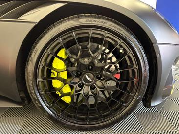 Aston Martin DBS 770 Ultimate — photo 12