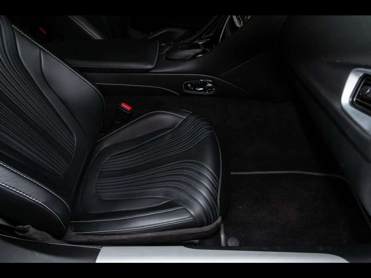 Aston Martin DB11 V12 5.2 640ch AMR - 2020 - Joinsteer - #18