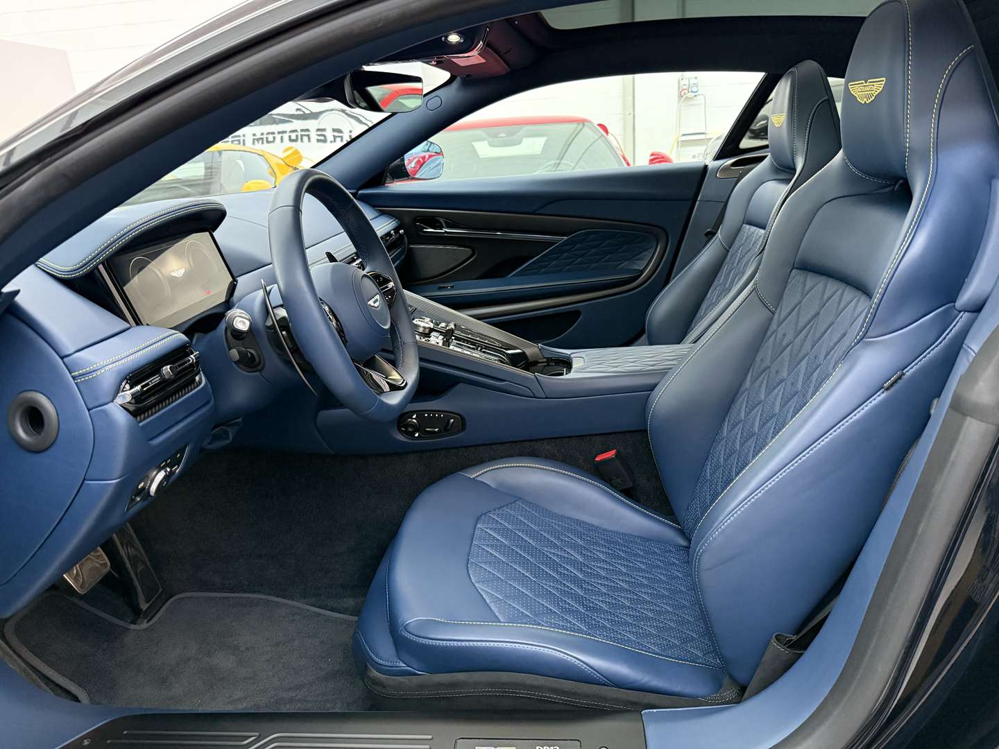 Aston Martin DB12 Coupé 4.0 V8 Auto - 2025 - Joinsteer - #11