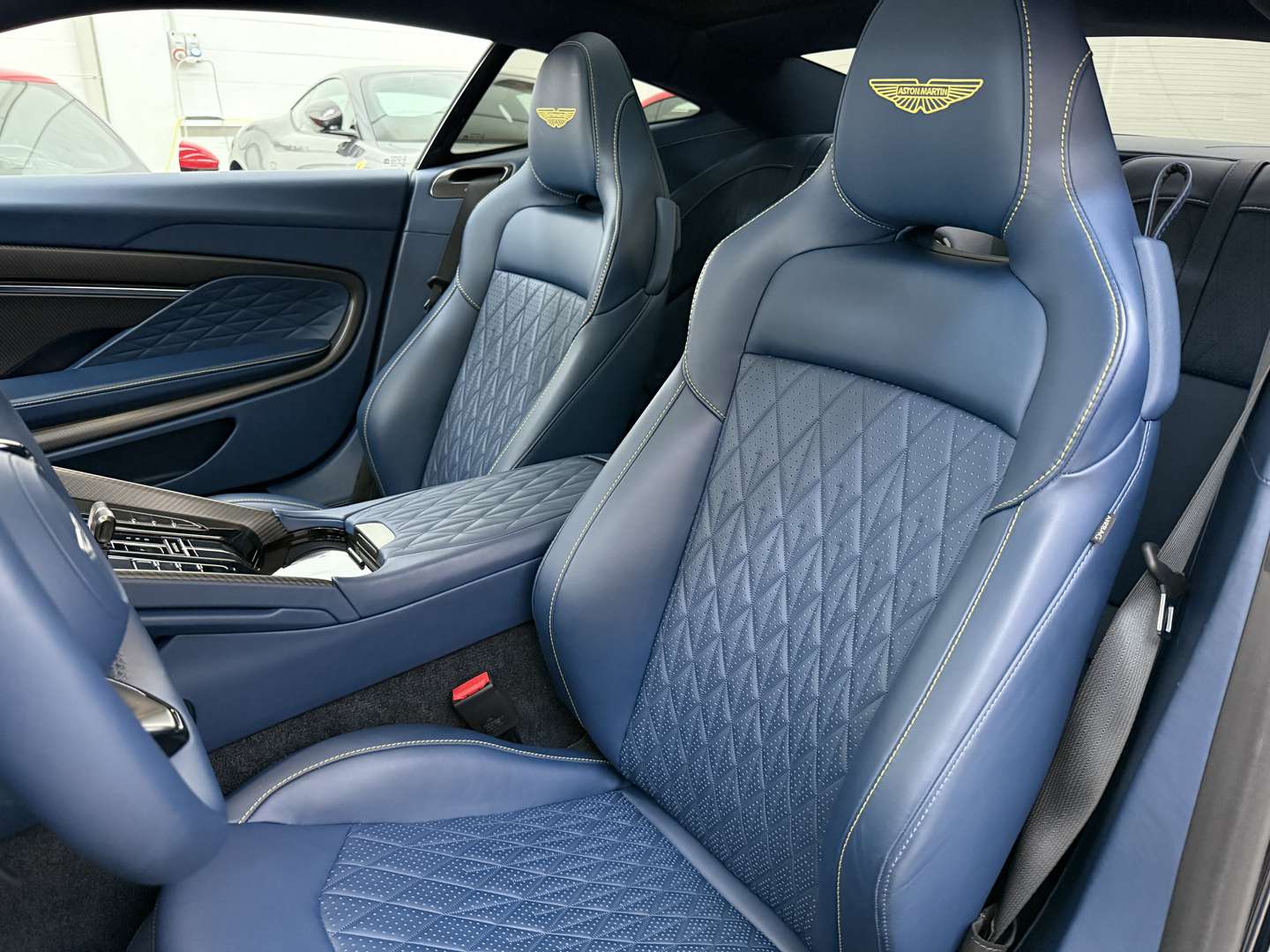 Aston Martin DB12 Coupé 4.0 V8 Auto - 2025 - Joinsteer - #12