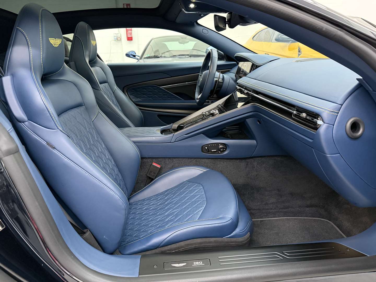 Aston Martin DB12 Coupé 4.0 V8 Auto - 2025 - Joinsteer - #15