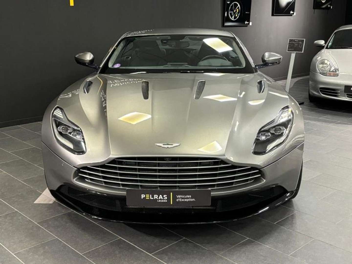 Aston Martin DB11 V12 5.2 608ch BVA8 - 2018 - Joinsteer - #5