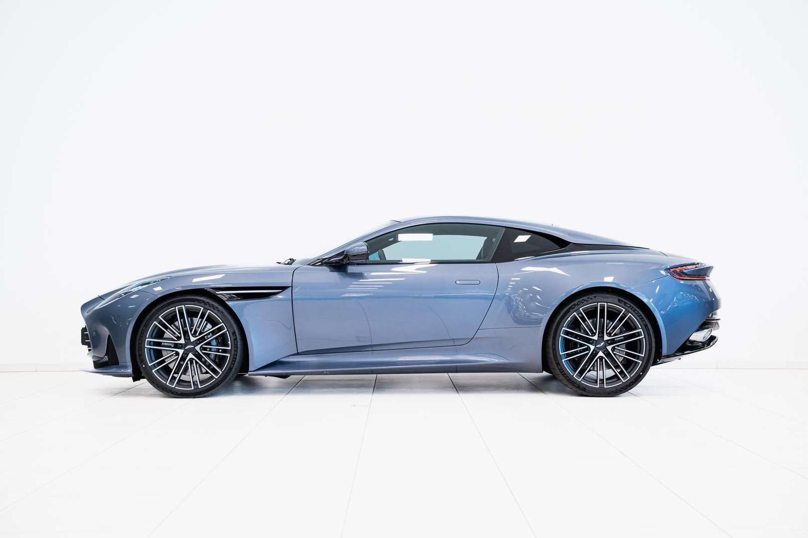 Aston Martin DB12 Coupé - 2026 - Joinsteer - #7
